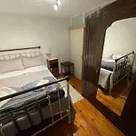 Grandma's Old Town House アパート