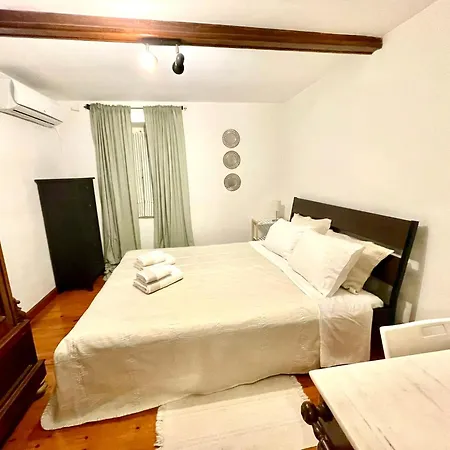 Grandma's Old Town House Apartment *