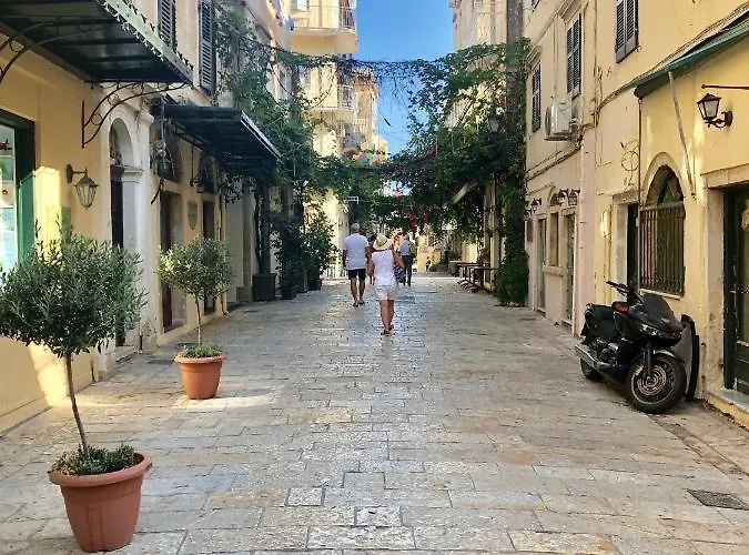 Grandma's Old Town House Апартаменты Corfu (city)